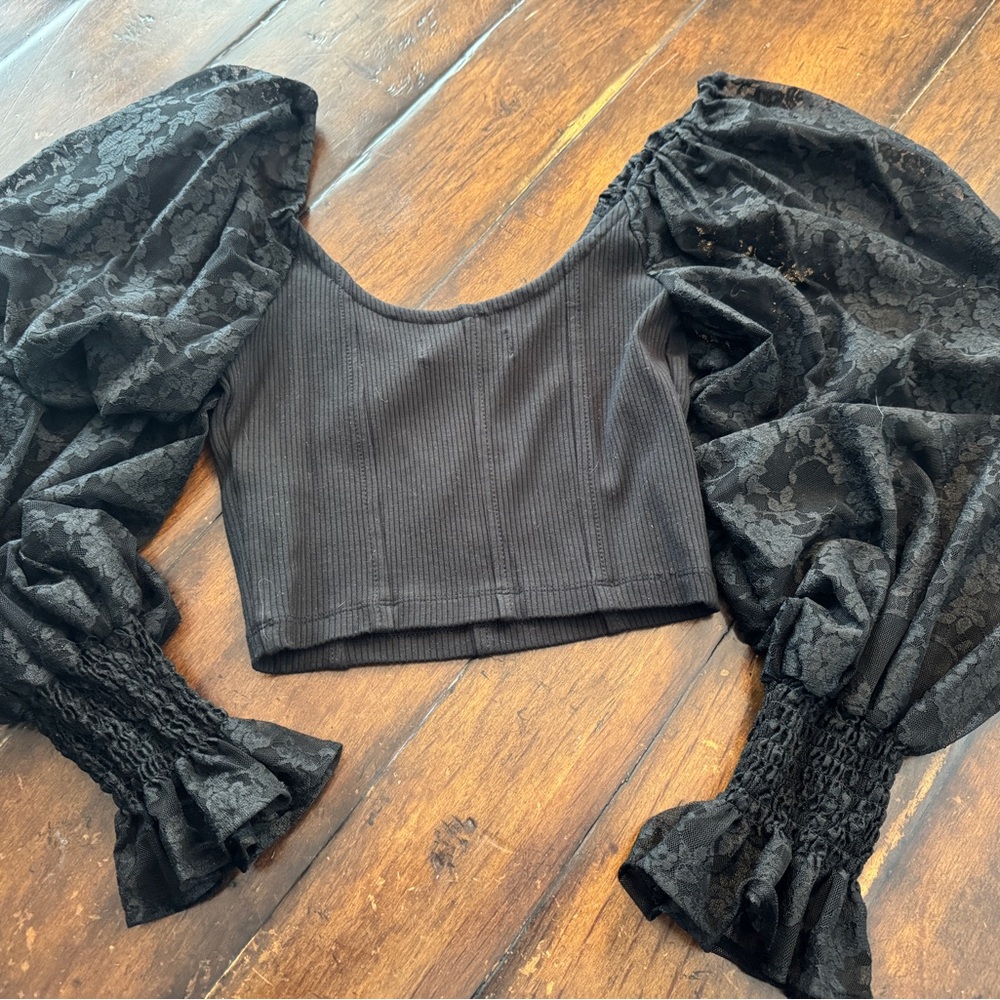 Urban Outfitters Black Long Sleeved Crop Top-Size S NWT - Picture 3 of 8